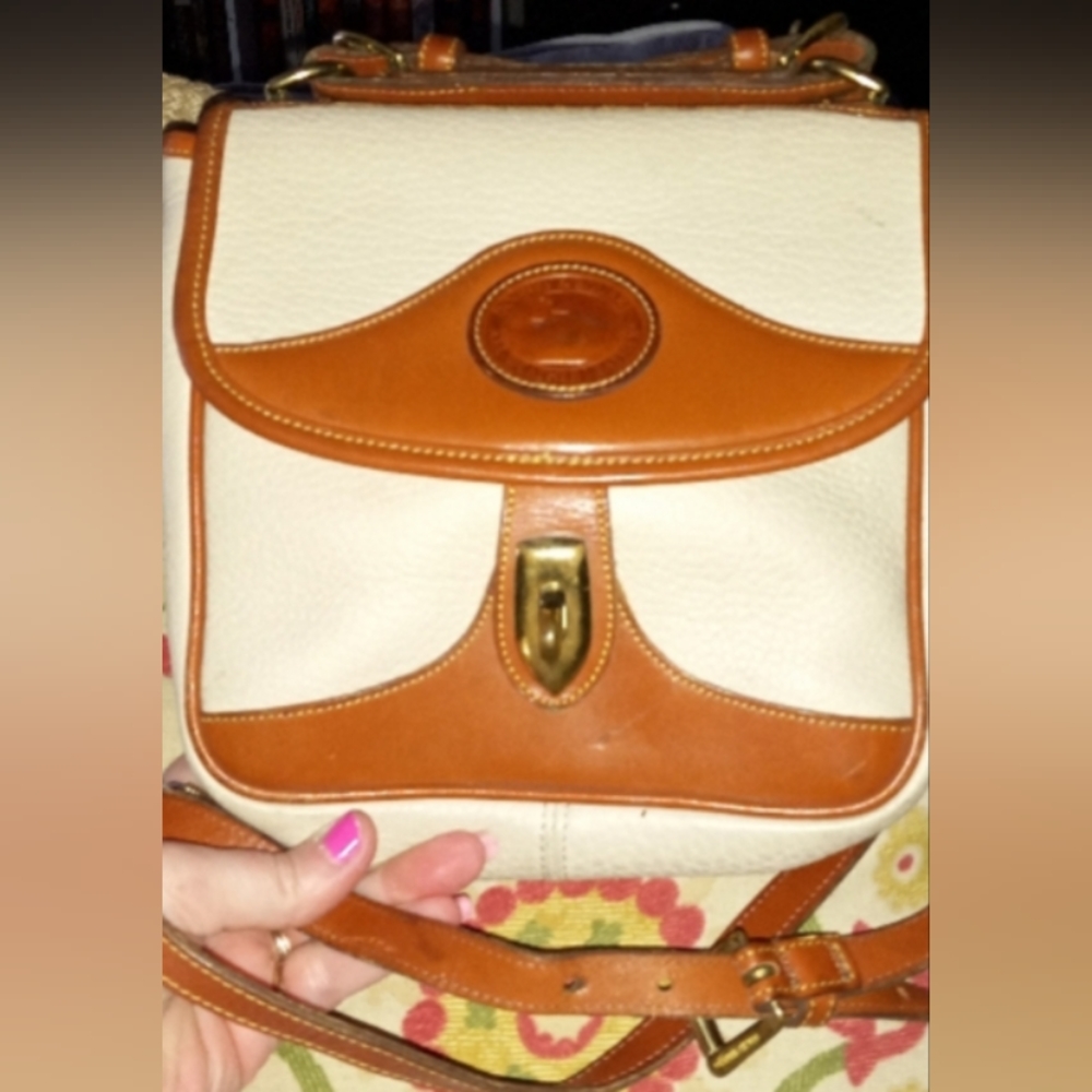 Vintage Dooney & Bourke Square Carrier in Bone w/British Tan trim
